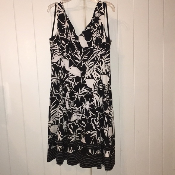 Nine West Black and White Tropical Print Dress - Picture 3 of 4